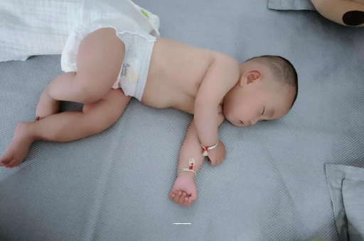 孟州六个月宝宝眼睛散光 孟州六个月宝宝眼睛散光